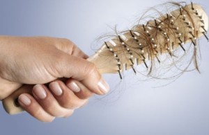 Выпадение волос: причины и лечение у женщин в домашних условиях