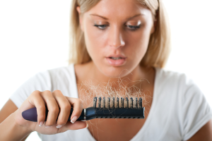 Причины истончения и выпадения волос у женщин