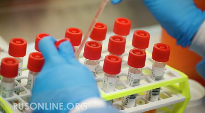 У трех членов экипажа американского авианосца выявили коронавирус