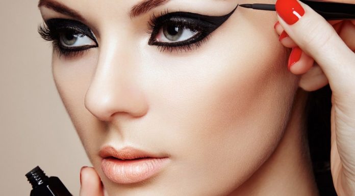 Где подобрать профессиональную косметику для макияжа глаз?