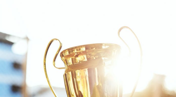 Современные наградные кубки