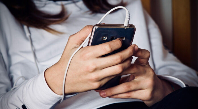 Стоит ли играть в онлайн-казино?